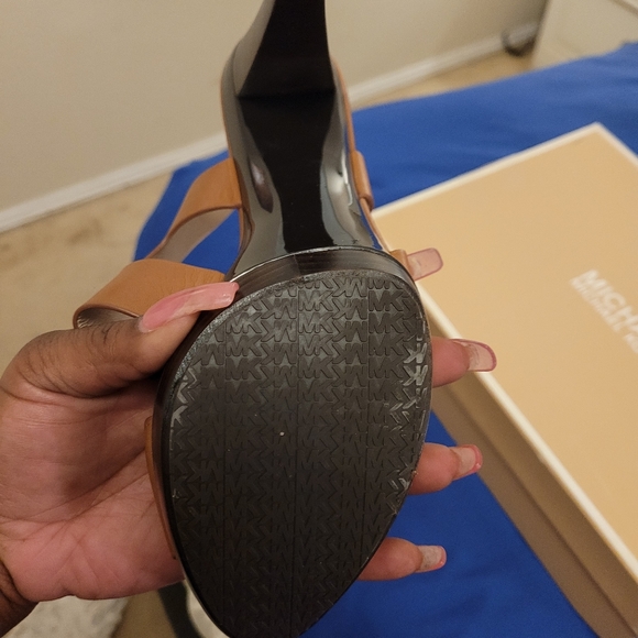 Michael Kors Tan High Heel - Picture 5 of 6